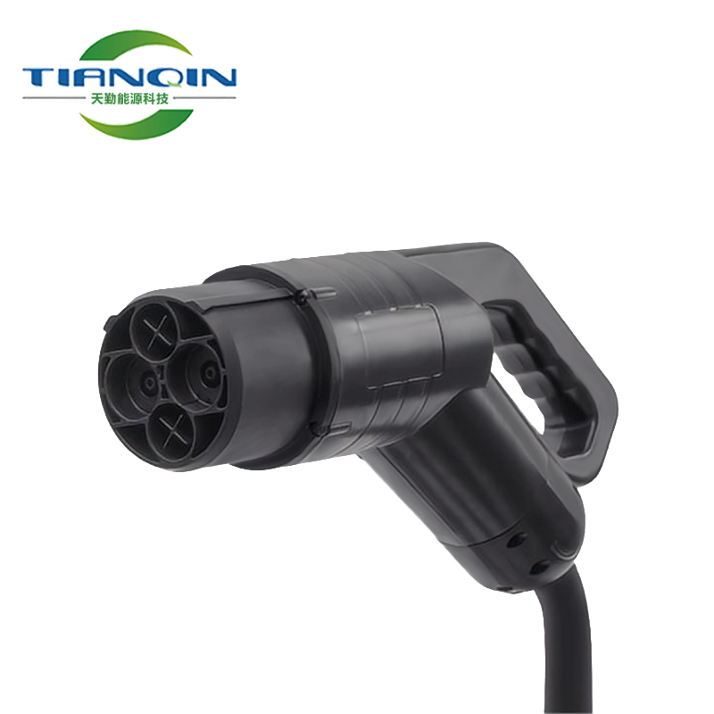 New energy electric vehicle chademo Japanese standard fast charging DC charging gun plug charge pile connector 200A